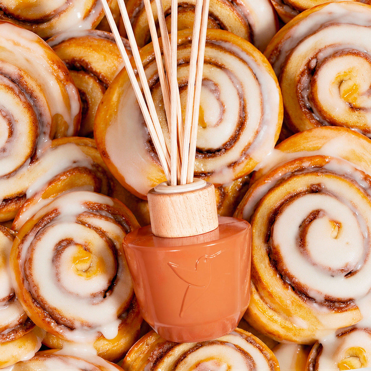 still_home_diffuseur_cinnamonroll_topshot